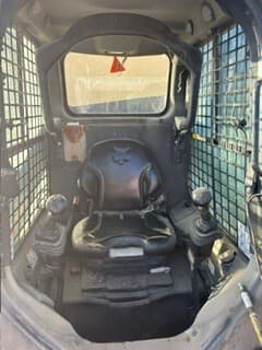 Image of Bobcat T650 equipment image 4