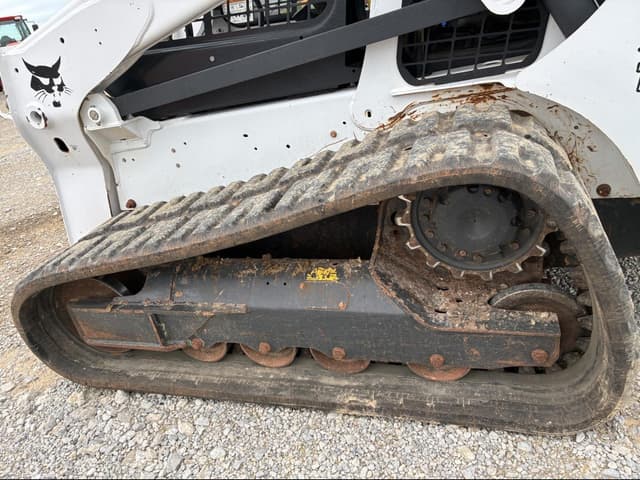 Image of Bobcat T650 equipment image 4