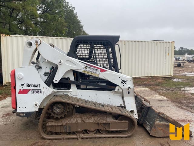 Image of Bobcat T650 equipment image 3
