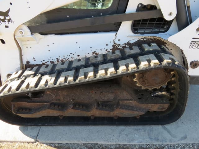 Image of Bobcat T650 equipment image 4