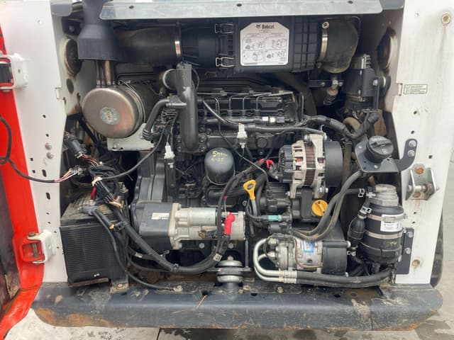 Image of Bobcat T650 equipment image 4