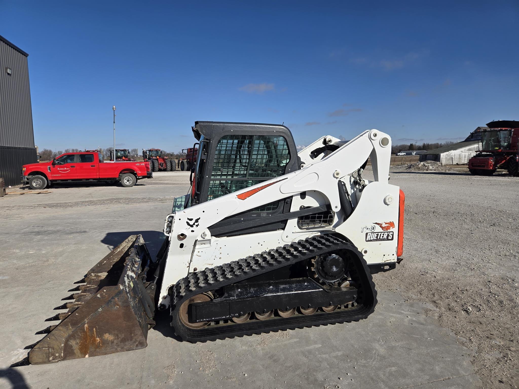 2018 Bobcat T740 Equipment Image0