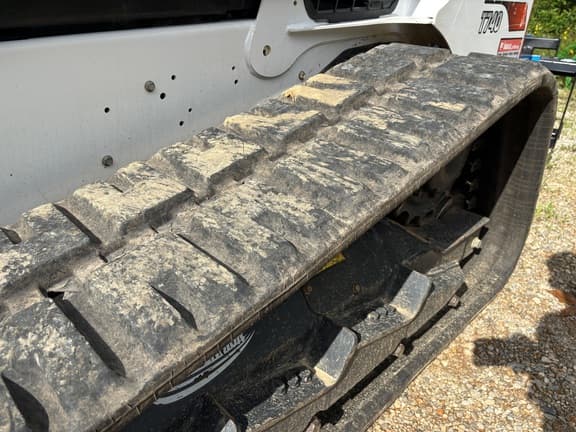Image of Bobcat T740 equipment image 4