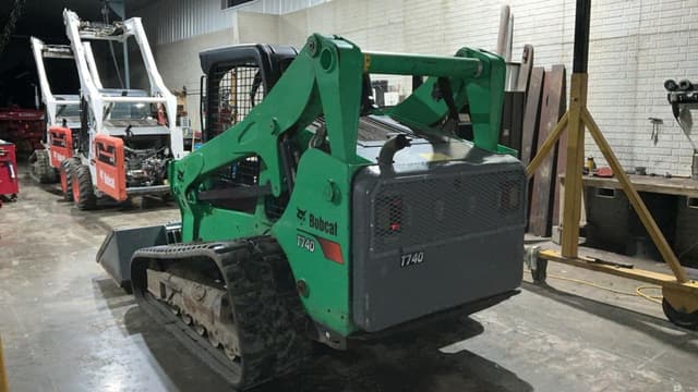 Image of Bobcat T740 equipment image 1