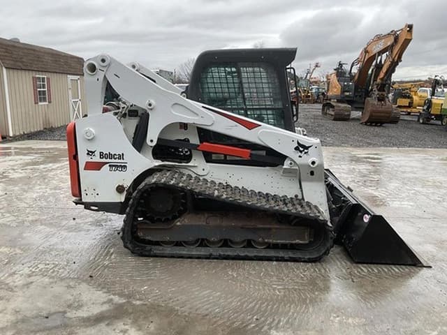 Image of Bobcat T740 equipment image 4