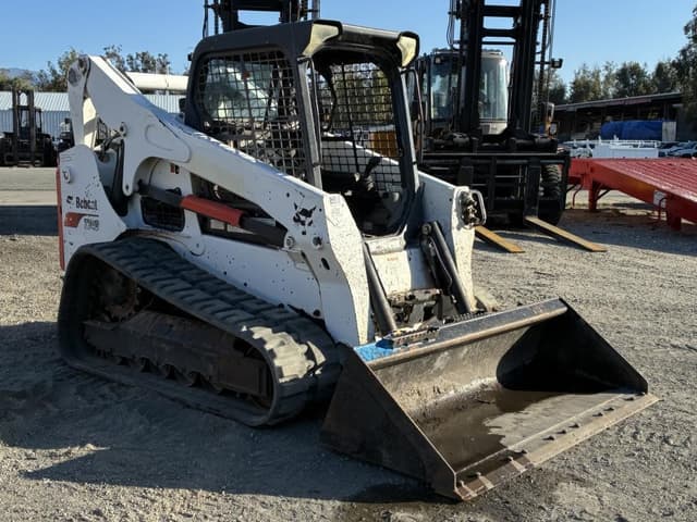 Image of Bobcat T740 equipment image 1