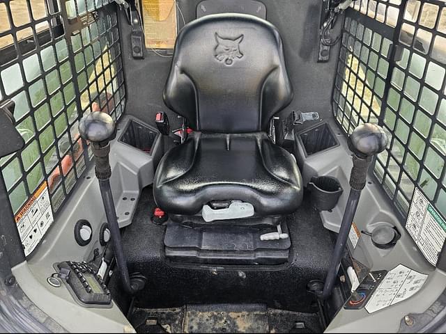Image of Bobcat T770 equipment image 3