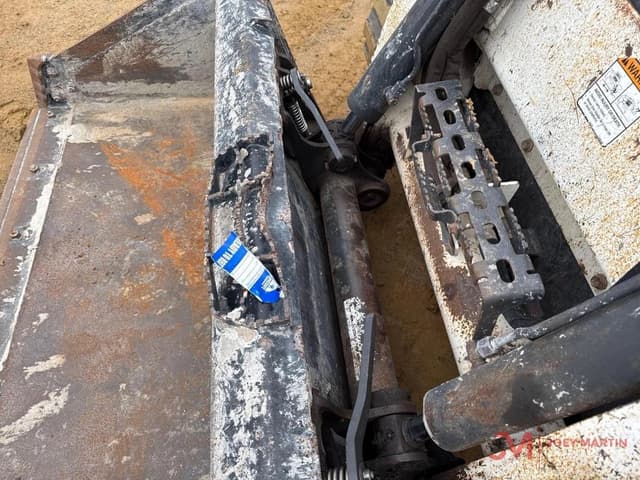 Image of Bobcat T770 equipment image 3