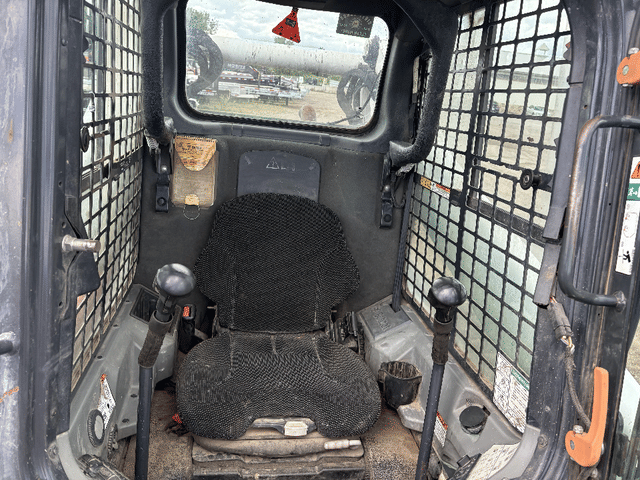 Image of Bobcat T770 equipment image 4