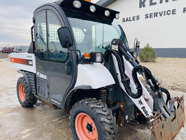 Image of Bobcat Toolcat 5600 equipment image 1