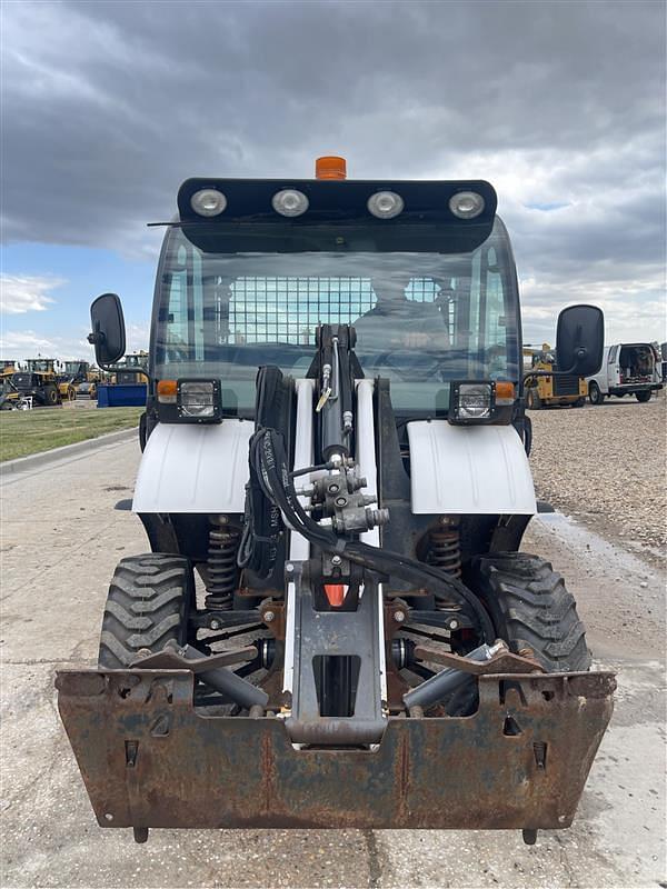 Image of Bobcat Toolcat 5600 equipment image 2