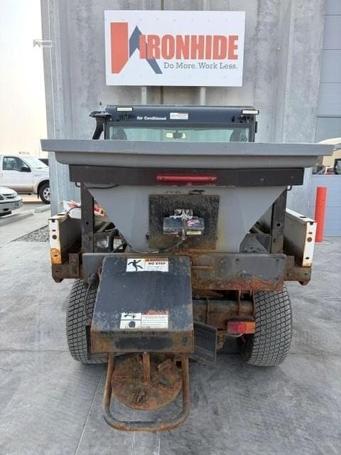 Image of Bobcat Toolcat 5600 equipment image 3