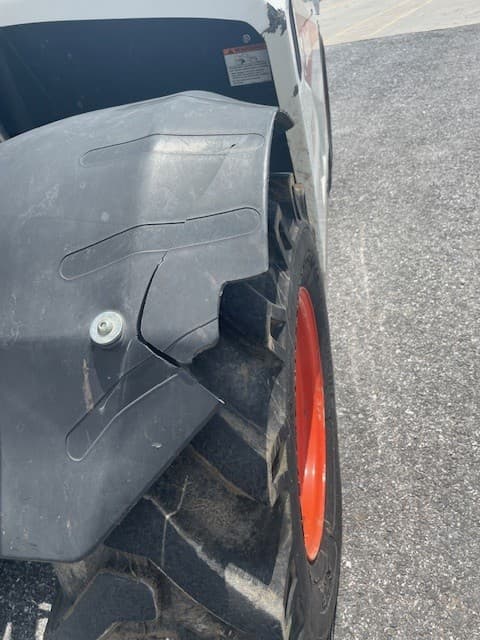 Image of Bobcat V519 equipment image 4