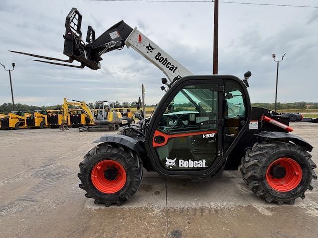 Image of Bobcat V519 equipment image 4