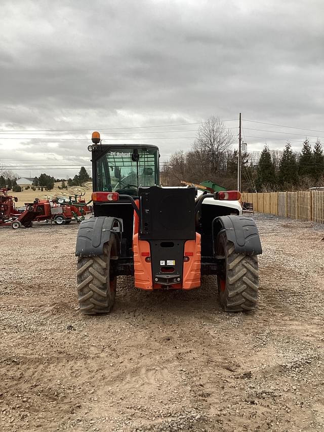 Image of Bobcat V723 equipment image 2