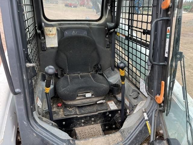 Image of Bobcat S590 equipment image 2