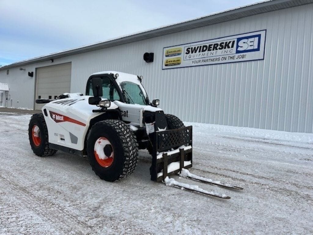 2018 Bobcat V519 Equipment Image0