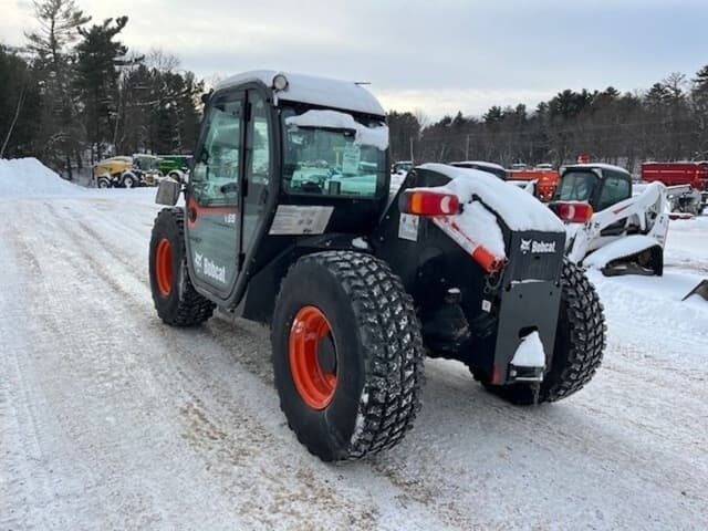 Image of Bobcat V519 equipment image 4