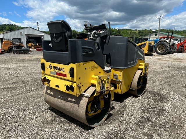 Image of Bomag BW120SL-5 equipment image 3