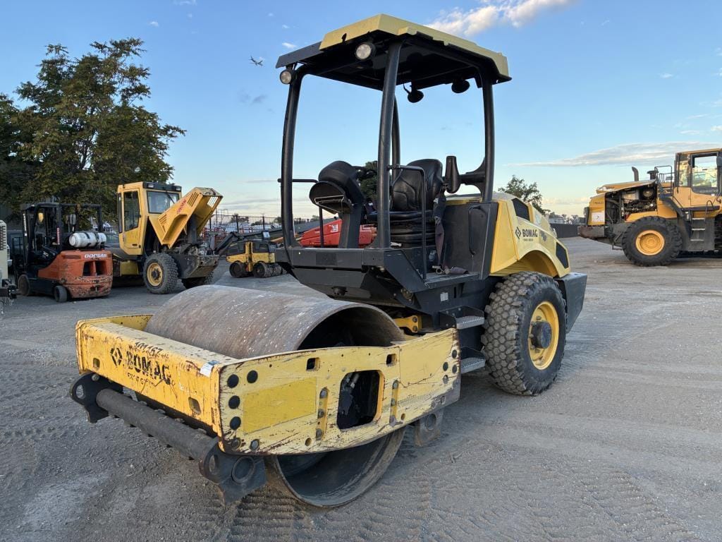 2018 Bomag BW145D-5 Equipment Image0
