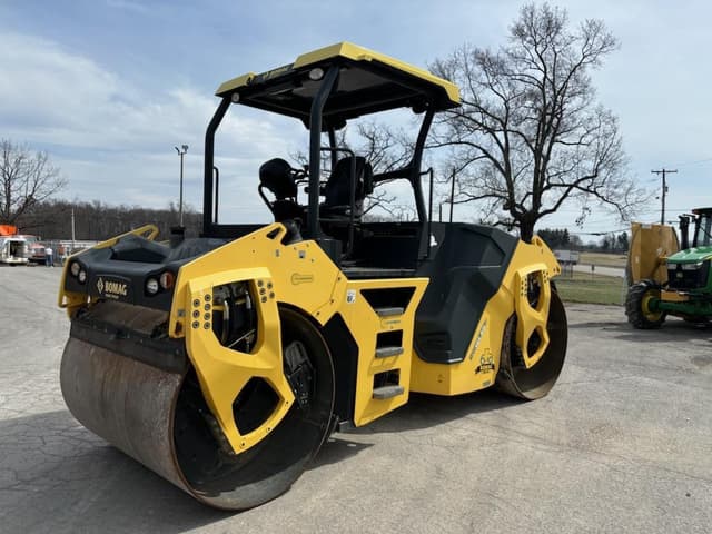 Image of Bomag BW161AD-5 equipment image 2