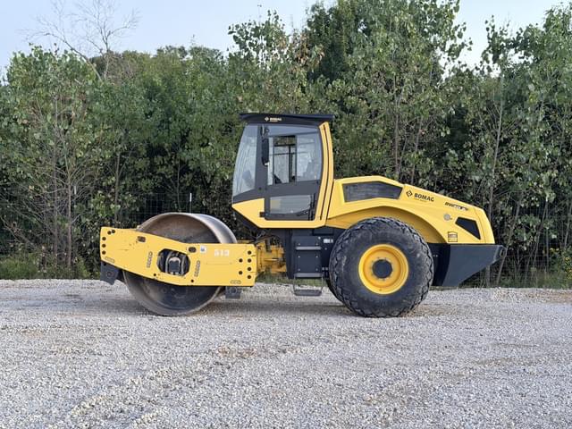 Image of Bomag BW211D-5 equipment image 1