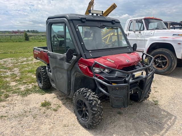 Image of Can-Am Defender HD10 equipment image 1
