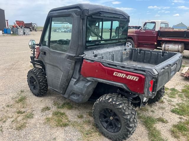 Image of Can-Am Defender HD10 equipment image 4