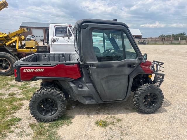 Image of Can-Am Defender HD10 equipment image 2