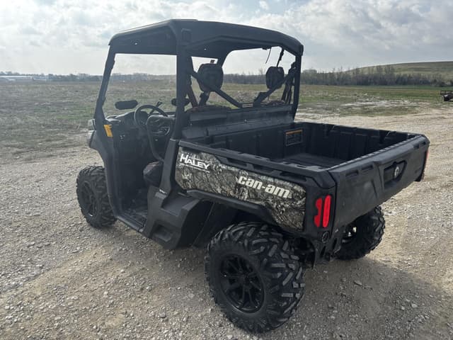 Image of Can-Am Defender HD10 equipment image 2