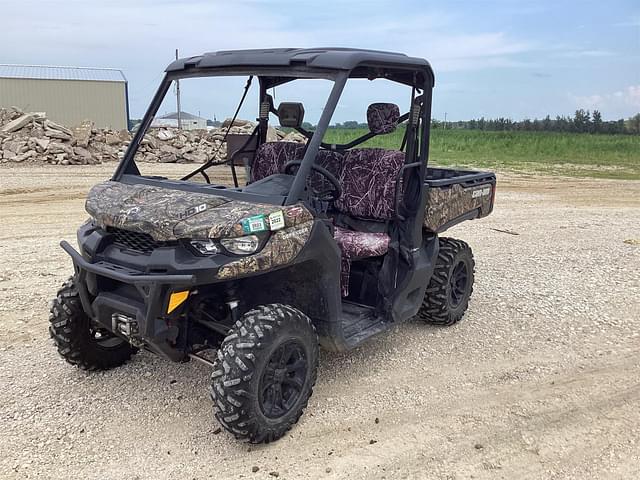 Image of Can-Am Defender HD10 equipment image 1