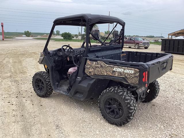 Image of Can-Am Defender HD10 equipment image 4