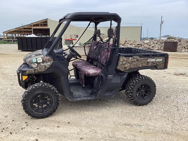 Image of Can-Am Defender HD10 equipment image 2