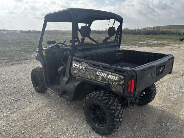 Image of Can-Am Defender HD10 equipment image 2