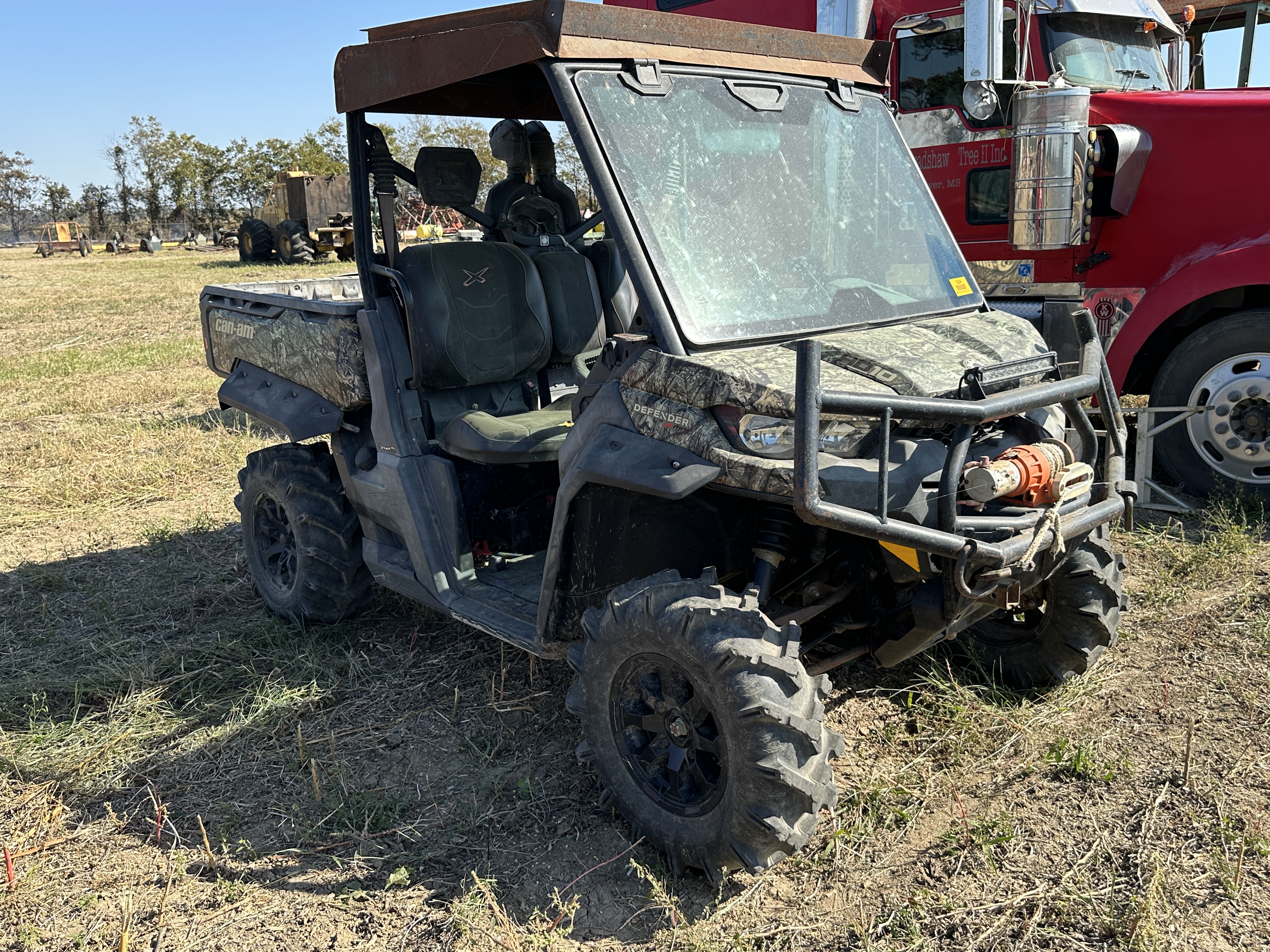 Image of Can-Am Defender HD10 equipment image 1