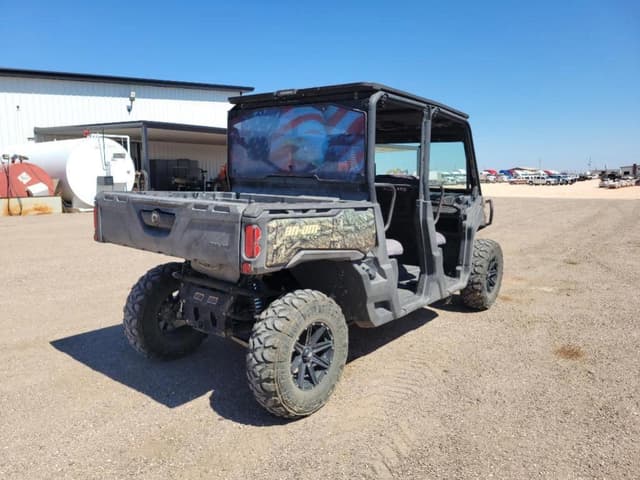 Image of Can-Am Defender HD10 equipment image 4