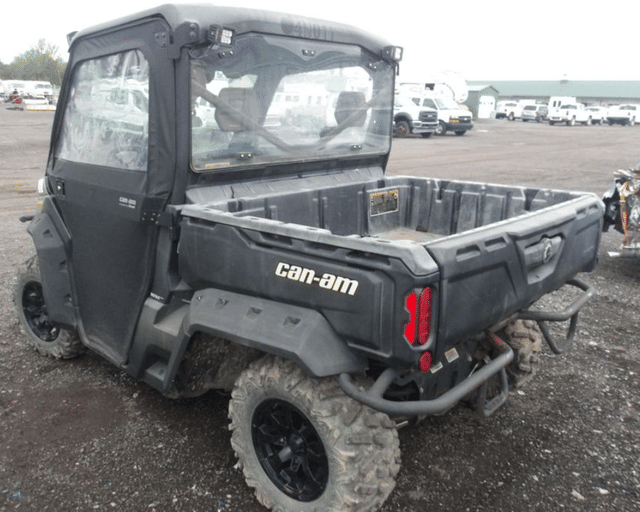 Image of Can-Am Defender HD8 equipment image 2