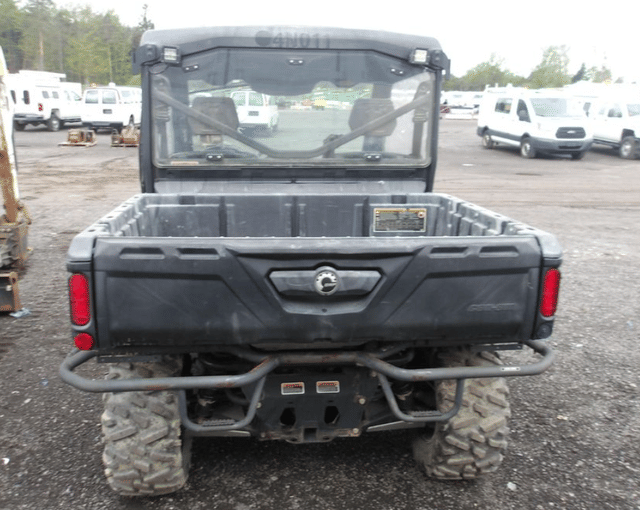 Image of Can-Am Defender HD8 equipment image 3