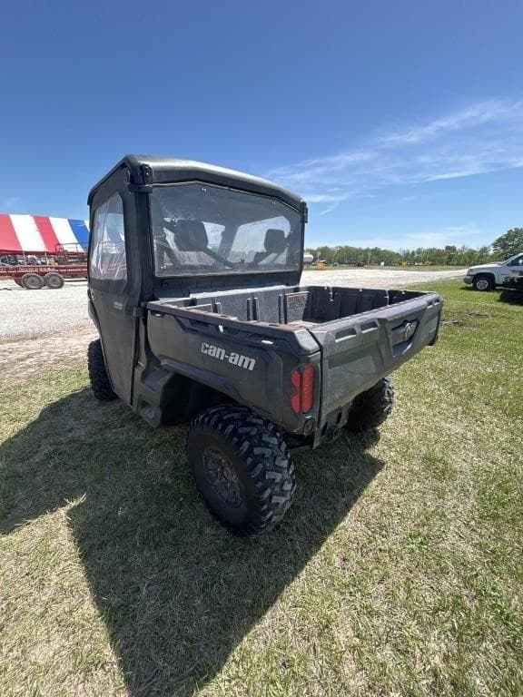 Image of Can-Am Defender HD9 equipment image 1