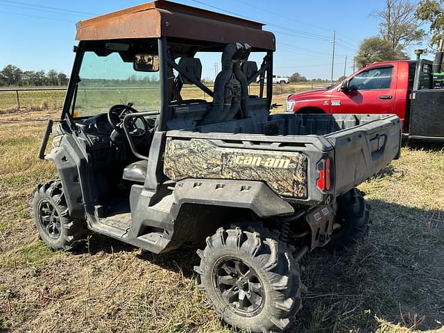 Image of Can-Am Defender equipment image 3