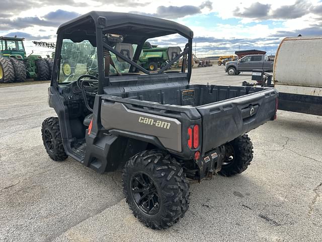 Image of Can-Am Defender XT equipment image 3