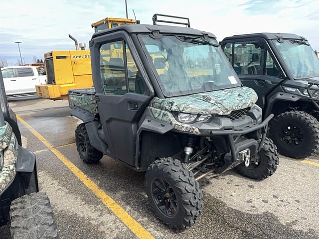 Image of Can-Am Defender XT HD8 equipment image 2