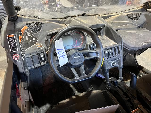 Image of Can-Am Maverick X3 equipment image 4