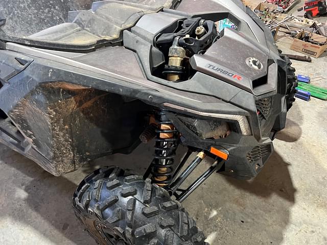 Image of Can-Am Maverick X3 equipment image 3