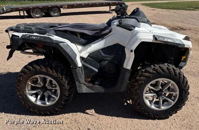 Image of Can-Am Outlander 650 equipment image 3