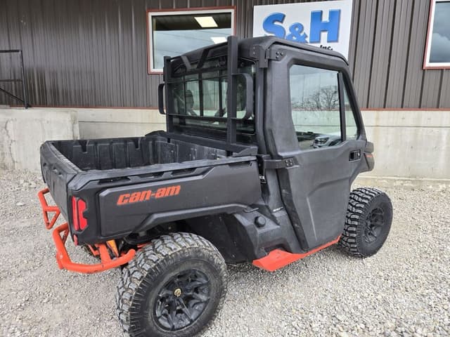 Image of Can-Am Defender XT HD10 equipment image 2