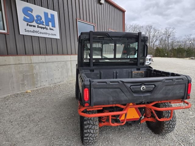 Image of Can-Am Defender XT HD10 equipment image 3