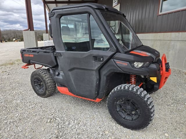 Image of Can-Am Defender XT HD10 equipment image 1