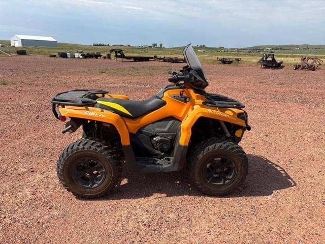 Image of Can-Am Outlander 570 equipment image 3