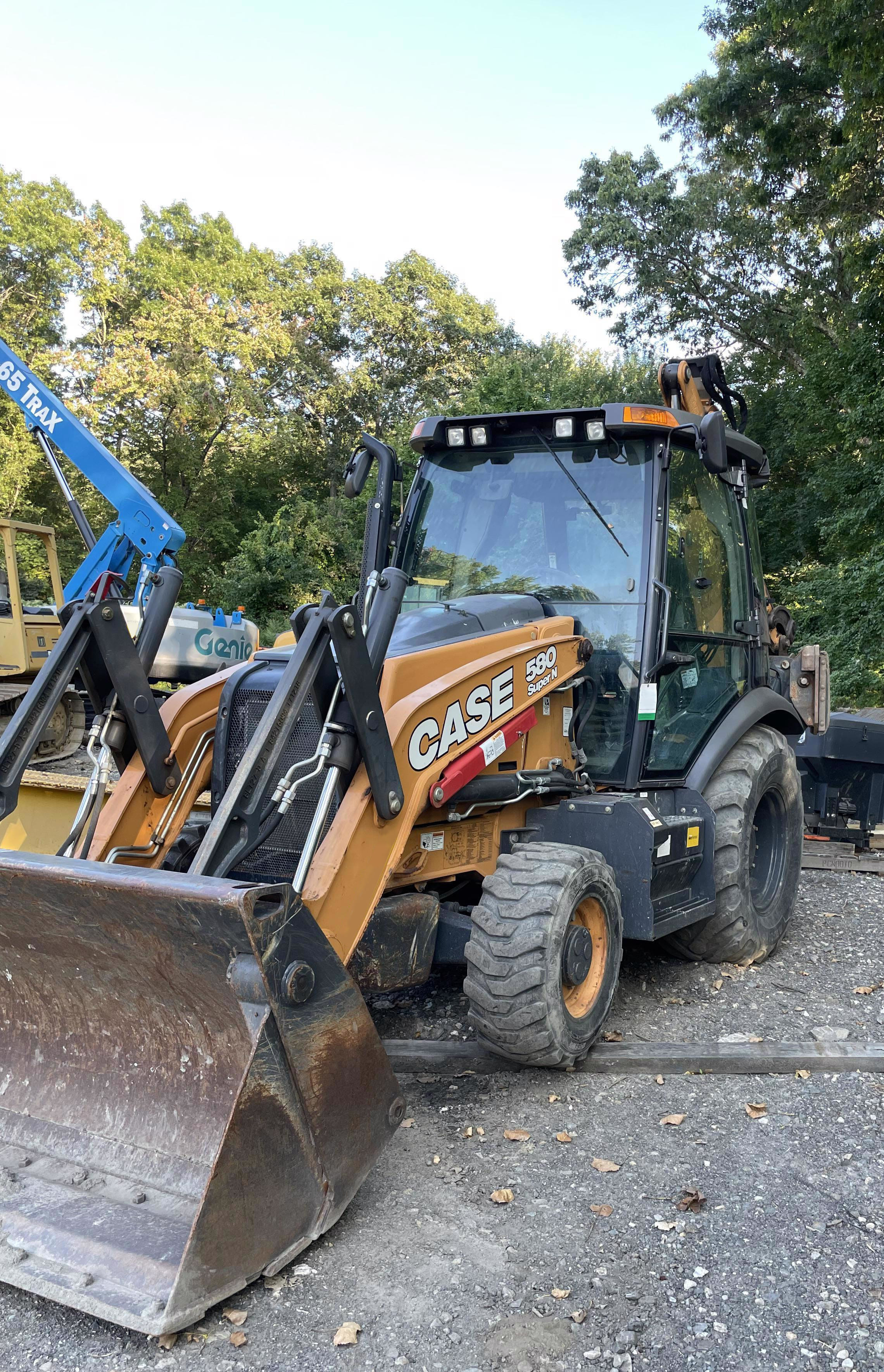 2018 Case 580 Super N Equipment Image0